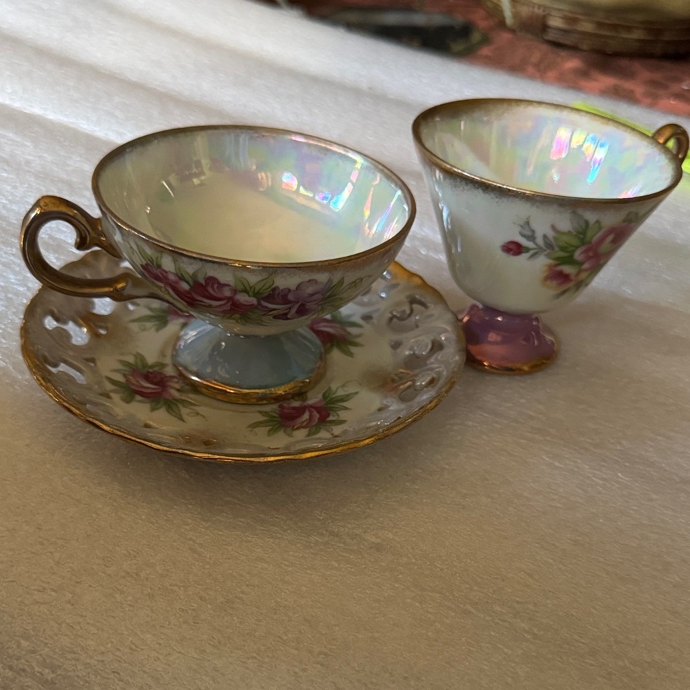 Japanese 2 Vintage Nasco Del Coronado Floral Teacup &  1 Saucer with Gold Trim